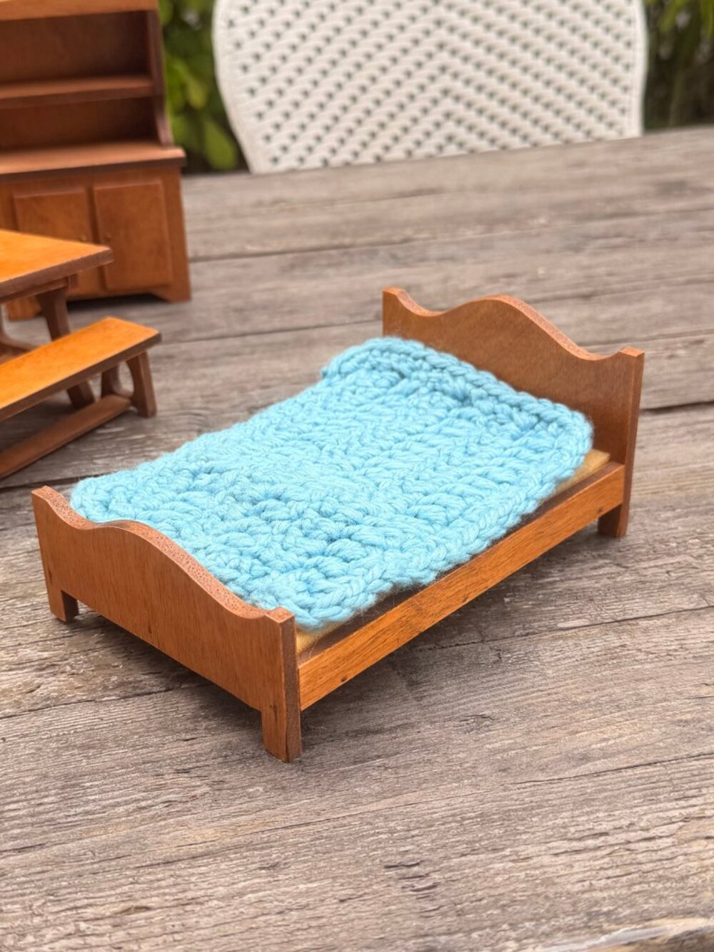 Vintage Lot of Wooden Dollhouse Furniture Bed Table Couch Hutch Chair Wood - Picture 6 of 16